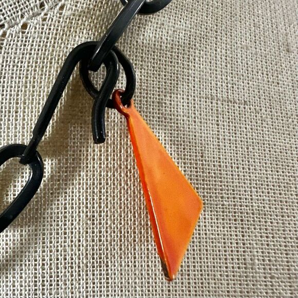 Eve Kaplin “Concentration” Kinetic Enamel Necklace - Picture 7 of 8